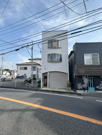 約7.0ｍ公道に面しており、開放感があります。