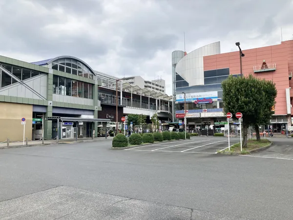 徒歩5分。