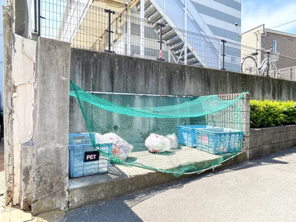 専用のゴミ置き場がございます。