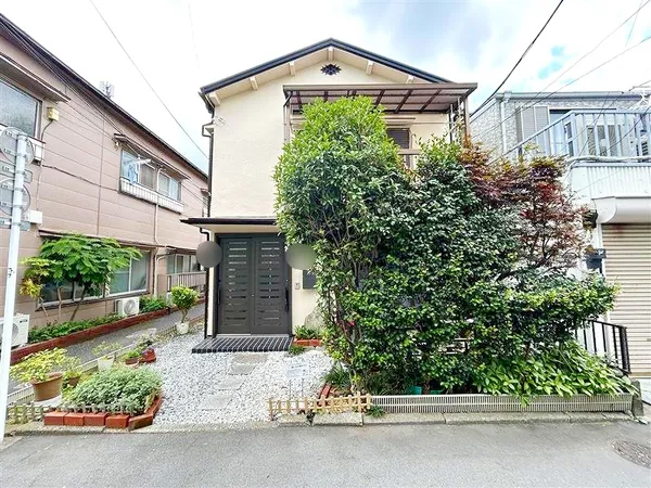 建築条件付売地ではございません。