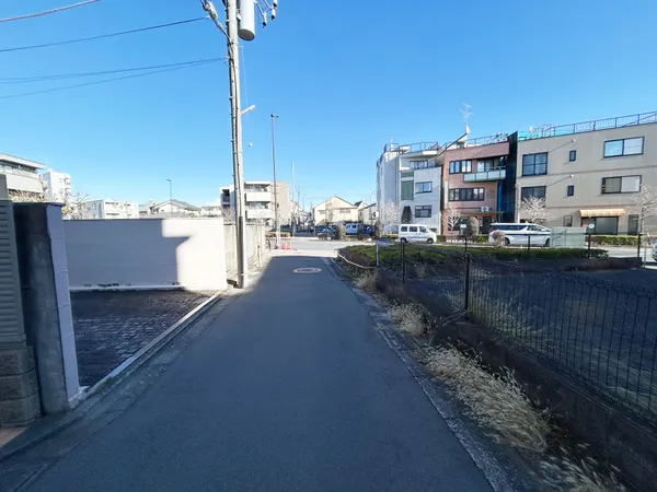 内覧予約や資料請求など、気軽にご連絡ください。