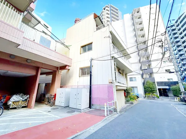 ご希望の各ハウスメーカーで建築可能でございます。もしご希望のハウスメーカーがございましたら、ご紹介させて頂きますので、お気兼ねなくお申し付けくださいませ。