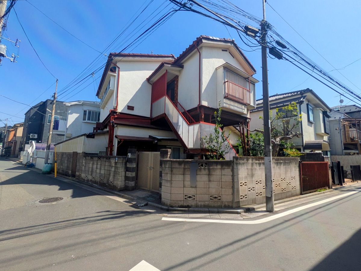 前面道路含む外観