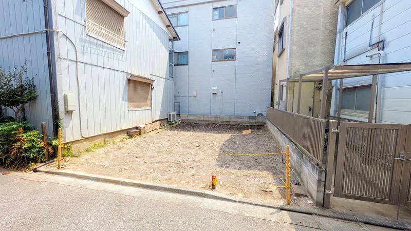 公園やスーパー等が徒歩5分圏内に揃い、周辺環境が充実しております。