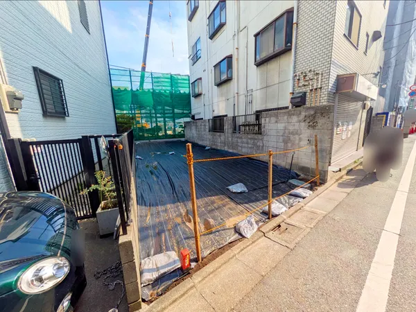 徒歩5分圏内に買い物施設等多く、生活利便性良好です。