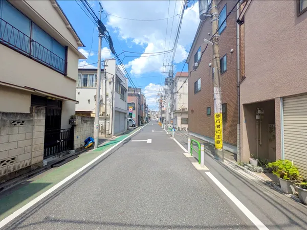 【前面道路】南東側幅員約7.0ｍにつき、陽当たり良好です。