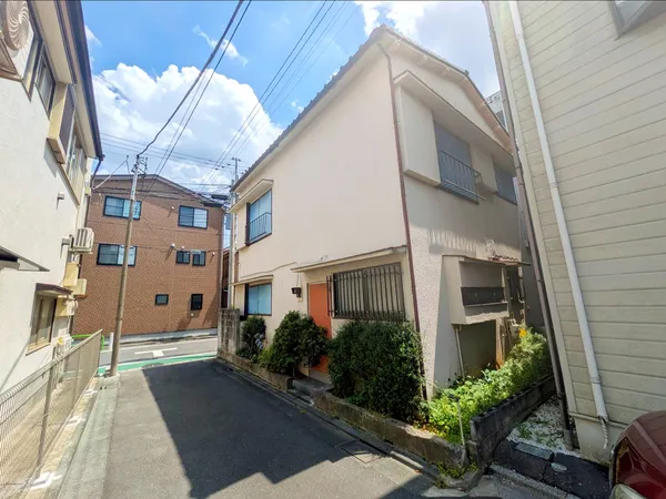 【前面道路】北東側幅員約3.2ｍ。
