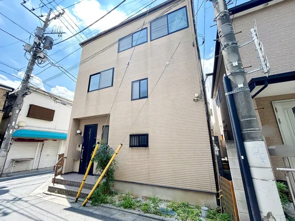大通りに面しておらず、前面道路の人通りが少ない点は日々の生活に安心をもたらします。