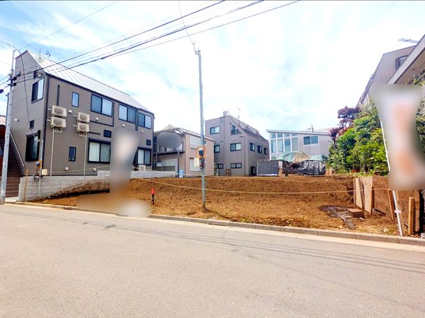 板橋区桜川2丁目新築戸建 前面道路含む外観