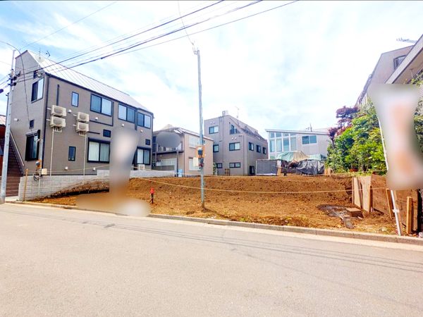 板橋区桜川2丁目新築戸建 前面道路含む外観