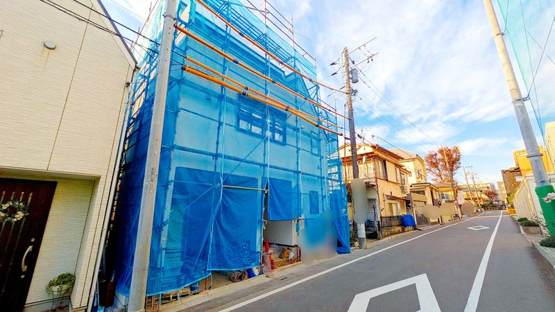 板橋区桜川2丁目新築戸建 前面道路含む外観 板橋区桜川2丁目新築戸建 前面道路含む外観