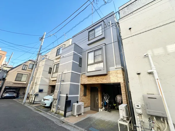 建物専有面積71.07平米の3LDKの間取りです。