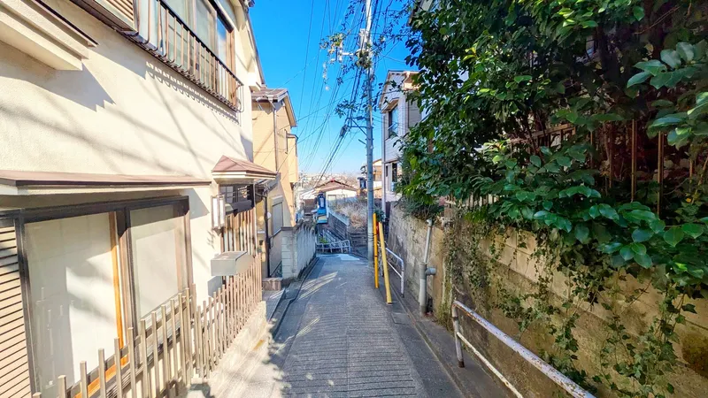 前面道路三井のリハウスときわ台センターからの送迎も可能でございます。是非一度現地へ足をお運びくださいませ。