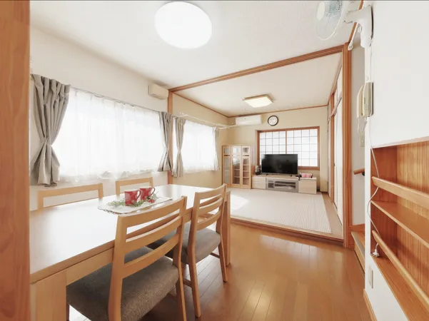 窓には複層ガラスが採用されています。断熱性に優れ、外気温が室内に伝わりにくい構造。省エネ効果が高く、冷暖房効率アップが期待できます。