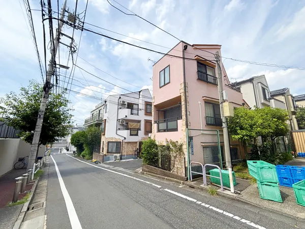 【前面道路（南西側）】幅員約5.1ｍの道路です。