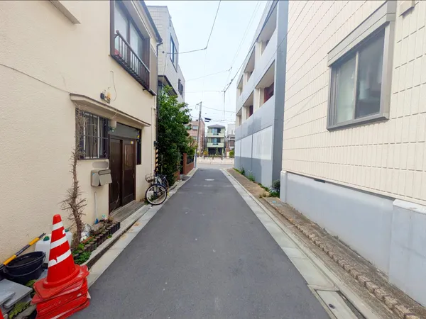 周辺にはスーパーやコンビニなどがあり、利便性が良い地域でございます。