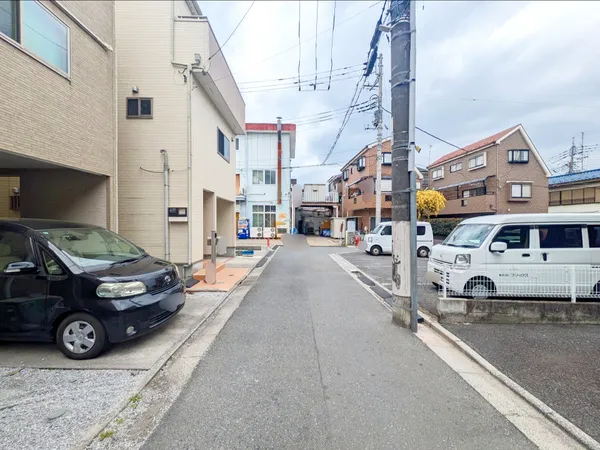 工事中でも内覧は可能でございます。お気軽にお問い合わせください