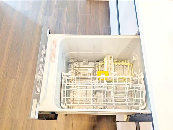 食洗機が設置されており、後片付けにかかる時間を軽減することができそうです。