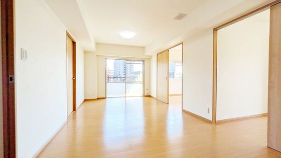 秀和大山レジデンス リビング