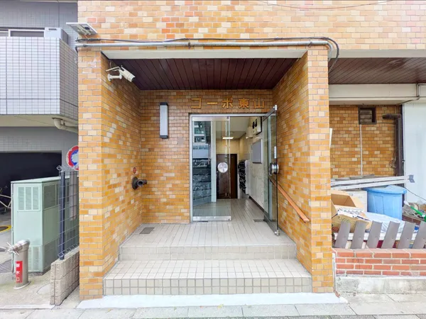 周辺にはスーパーやコンビニなどがあり、利便性が良い地域でございます。