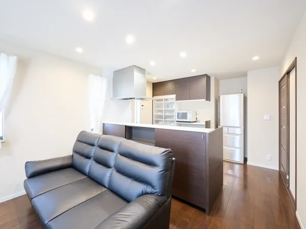 ご家族・ご友人とコミュニケーションをとりながら料理が楽しめる、対面式キッチンです。