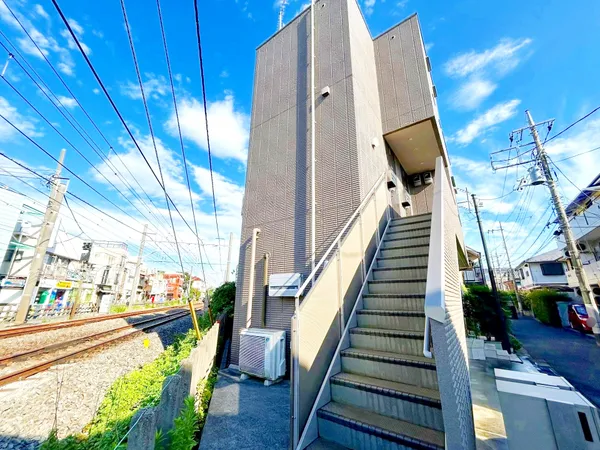 ▼オーナーチェンジ・年間想定賃料4,909,200円 (月額想定賃料409,100円)　・想定利回り約3.1％