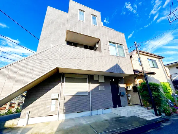 内覧予約や資料請求など、お気兼ねなくお問い合わせくださいませ。