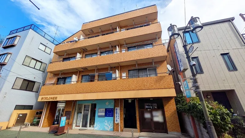 本物件はオーナーチェンジ物件です。年間予定賃料3,480,000円（月額賃料290,000円）、予定利回り6.3％