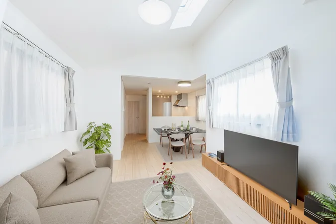 ※画像は実際の室内写真および間取り図をもとに、CGにて再現した「空室リフォームイメージ」に家具調度品の配置例をCG合成したもので、実査とは多少異なります。また、家具等は販売に含まれません。