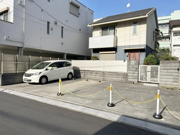 前面道路含む外観