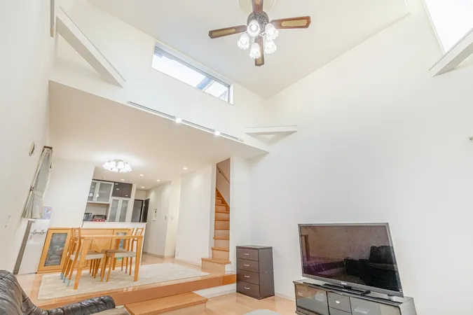 リビングダイニング吹き抜け部