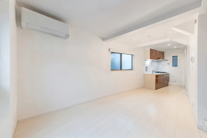 画像は実際の室内写真および間取図をもとに、CGにて再現した空室リフォームイメージであり、実際と多少異なります。