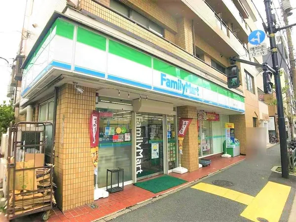 徒歩4分。