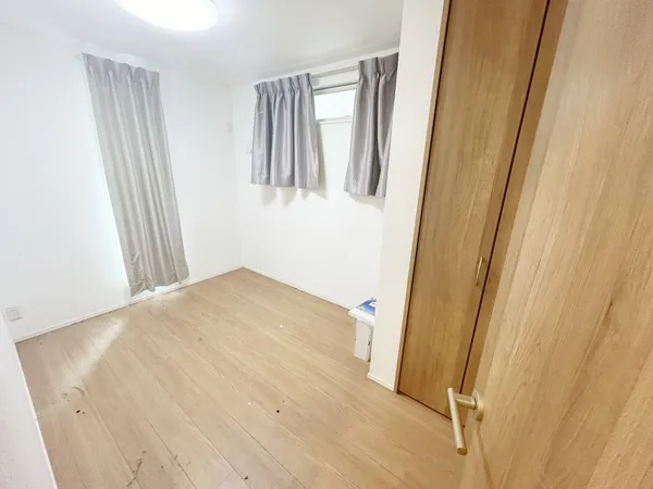 1階洋室（約4.4帖）