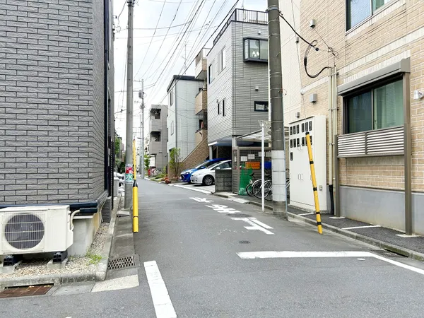 南東側前面道路