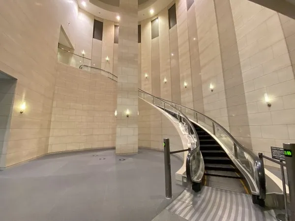 エントランスホール