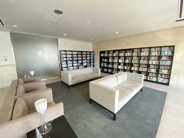 ライブラリーラウンジ