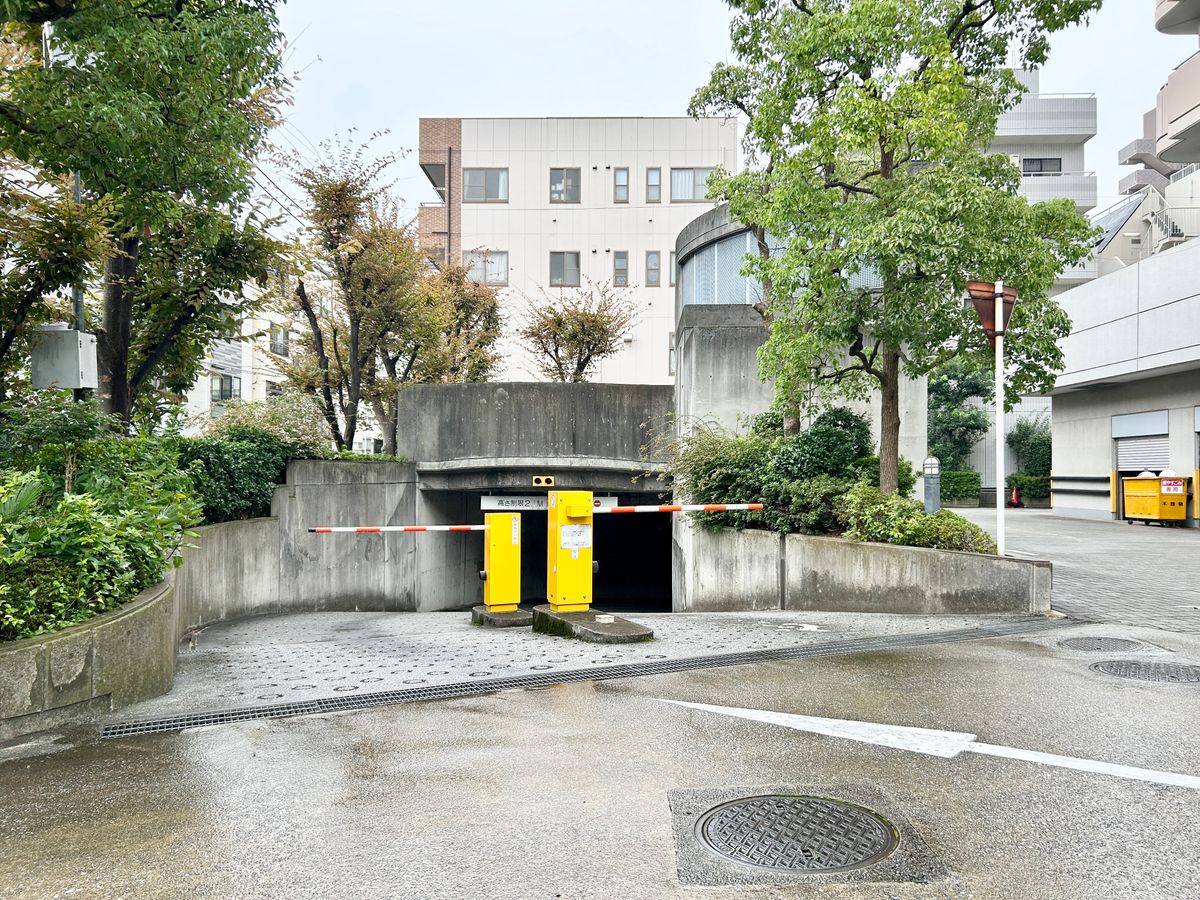 ツインタワー住利毛利館 駐車場 駐車場