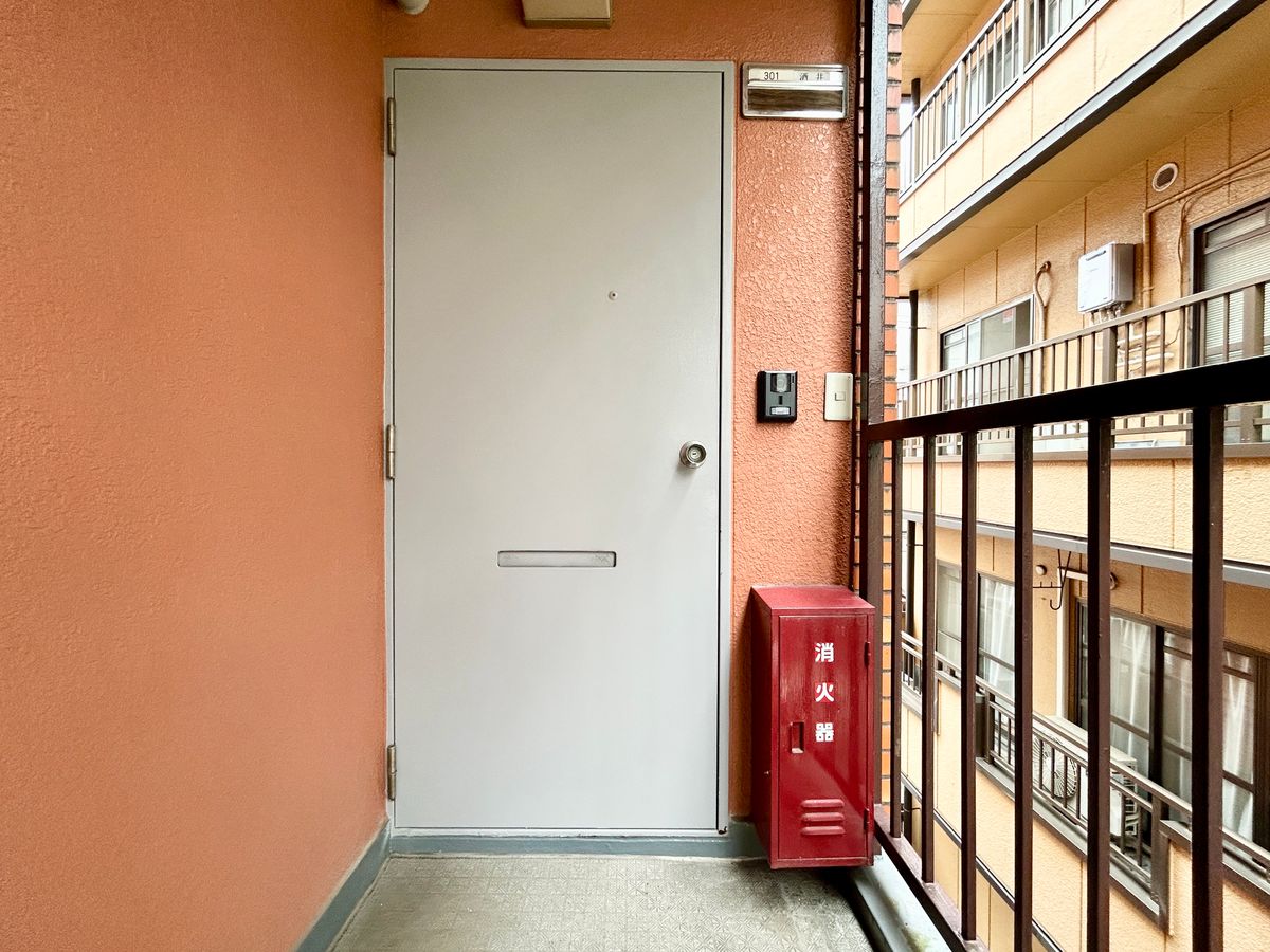 業平マンション 玄関 玄関