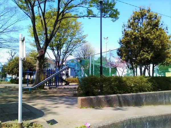 徒歩6分。