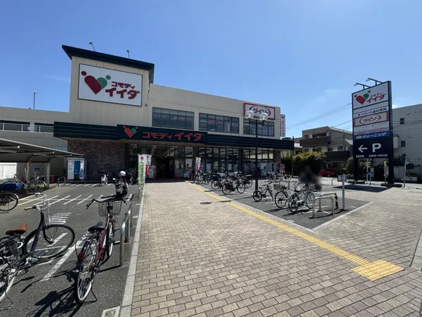 徒歩4分。