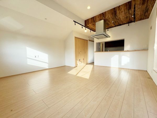 足立区北加平町 戸建 リビング