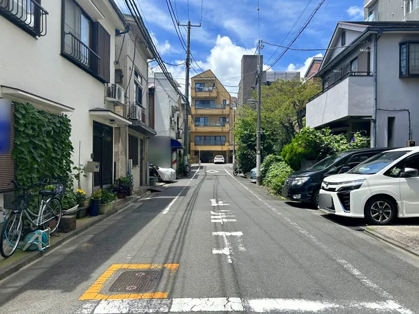 東側から
