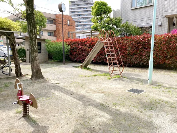 徒歩5分。