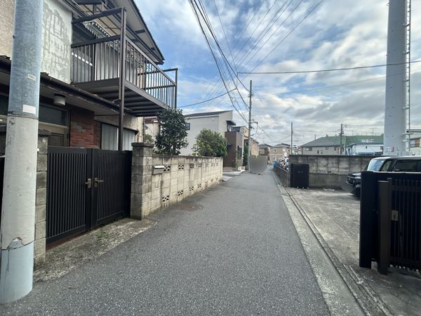 前面道路含む外観