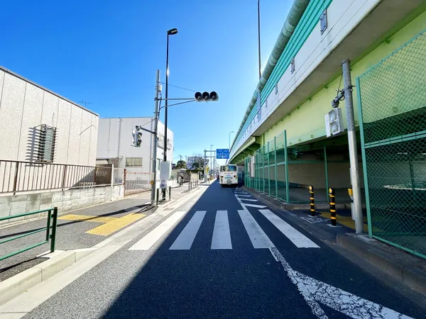 前面道路・西側