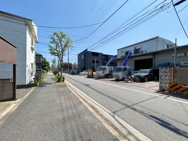前面道路含む外観