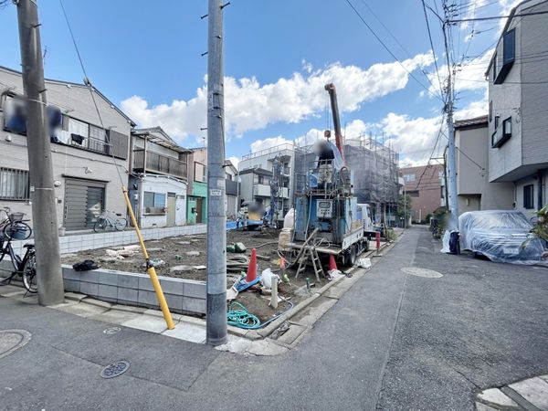 前面道路含む外観