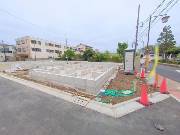 東小岩1丁目 新築戸建 K号棟 前面道路含む外観