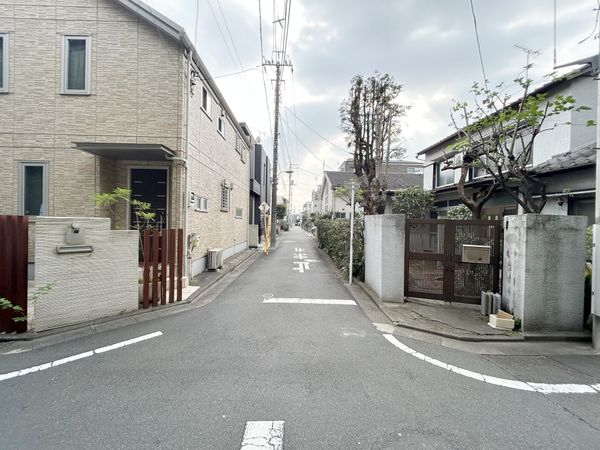 豊島区千早3丁目古家付土地 前面道路含む外観 豊島区千早3丁目古家付土地 前面道路含む外観